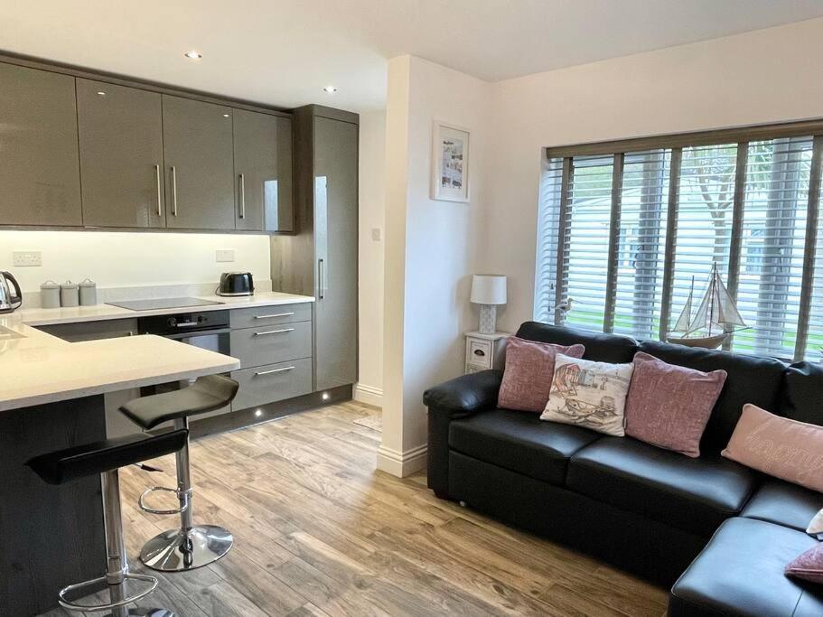 Little Greenway Holiday Bungalow Galmpton Экстерьер фото